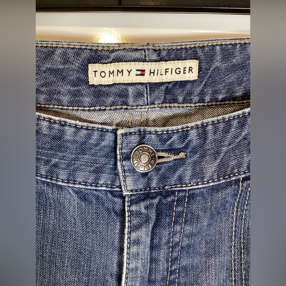 Tommy Hilfiger Women's Mid Rise Straight Leg Blue Jeans 2007 - Picture 3 of 9